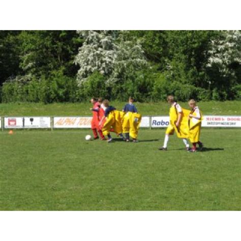 Voetbalbroeken voor kinderen online .